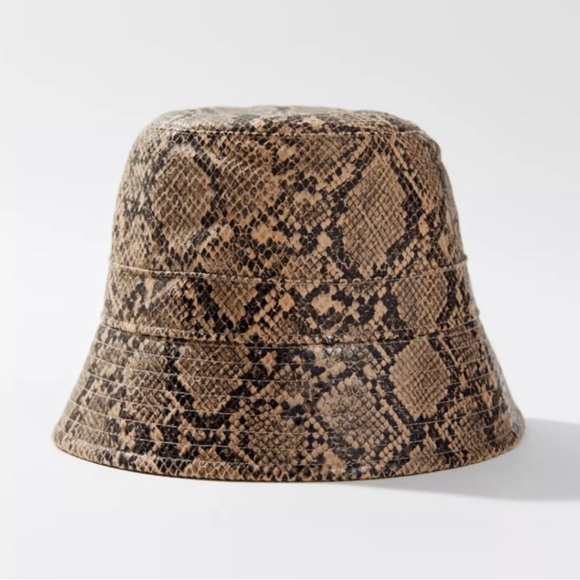 NWT Urban Outfitters Jade Snake Bucket Hat - Picture 3 of 4